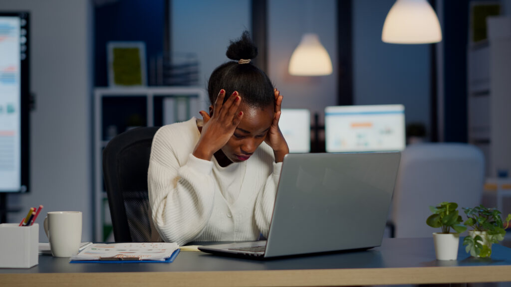Síndrome de Burnout na mulher: como o esgotamento afeta a saúde mental feminina